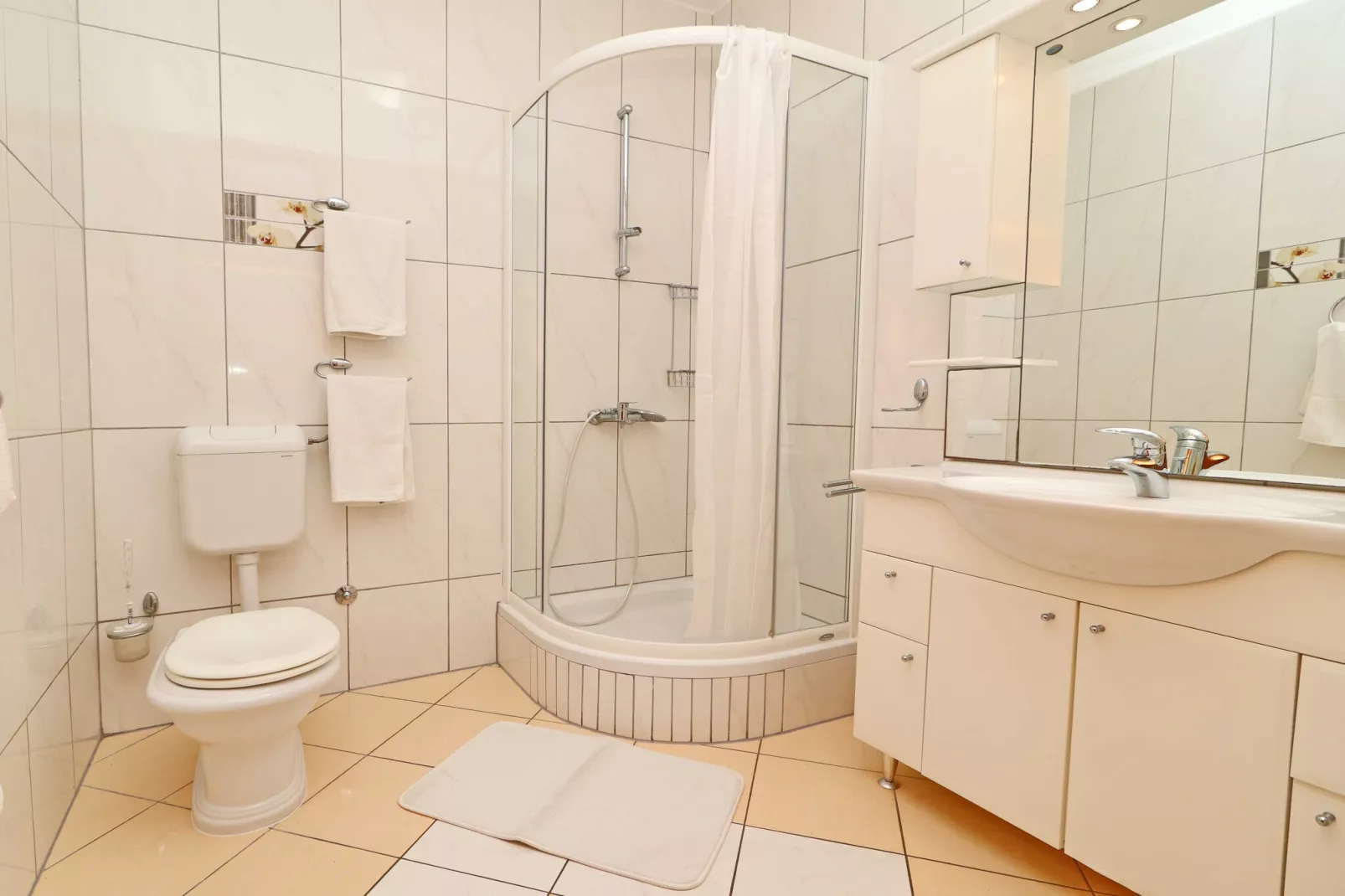 Hotel Pansion Villa Antonio - Two Bedroom Suite with Balcony and Sea View20seaview-Badkamer