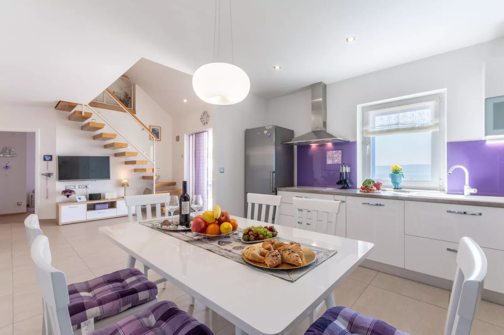 Villa Blue Sky - Three Bedroom Villa with Pool-Eetkamer