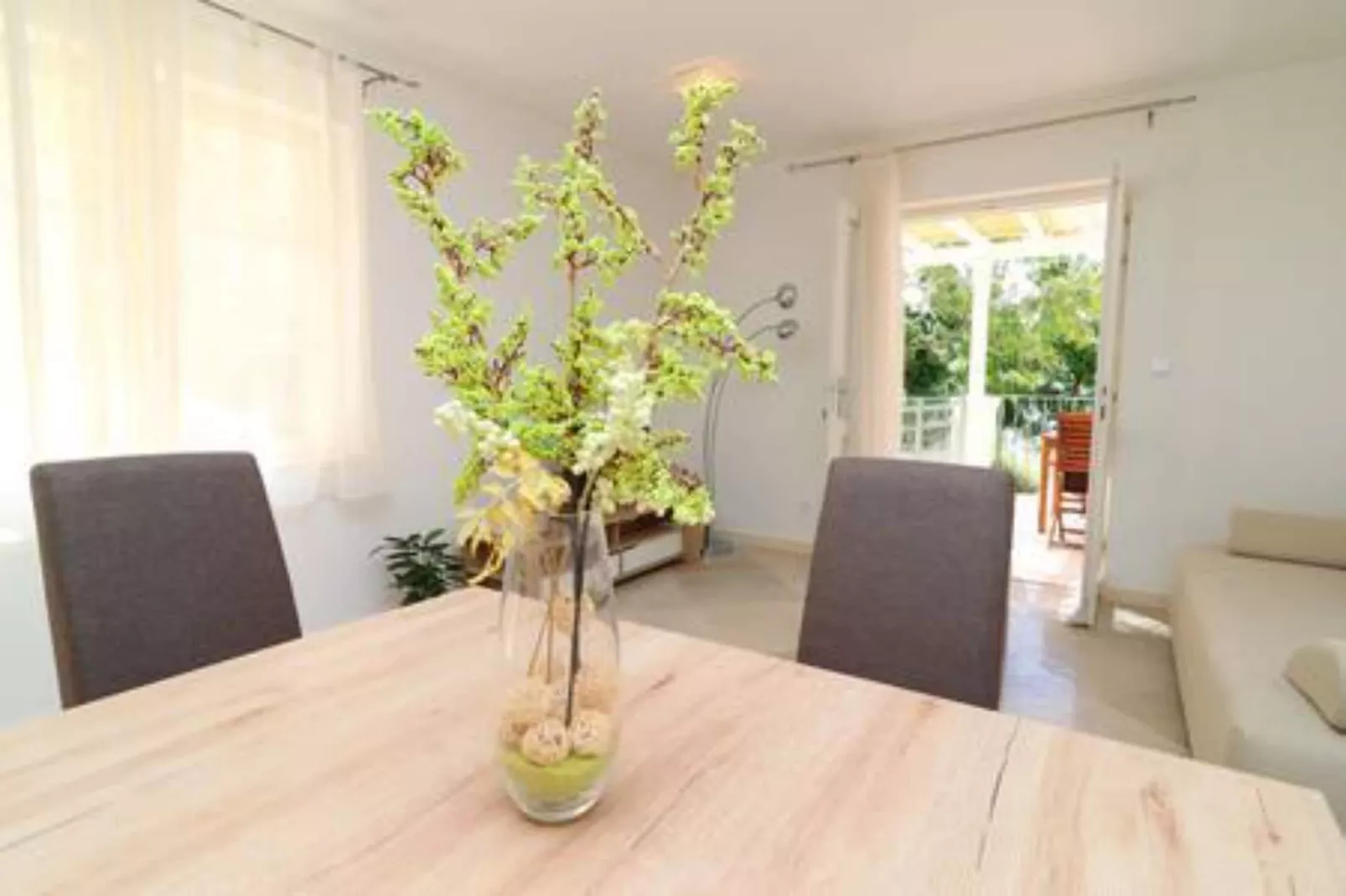 Apartments Seafront Silence - One Bedroom Apartment with Terrace and Sea View-Eetkamer