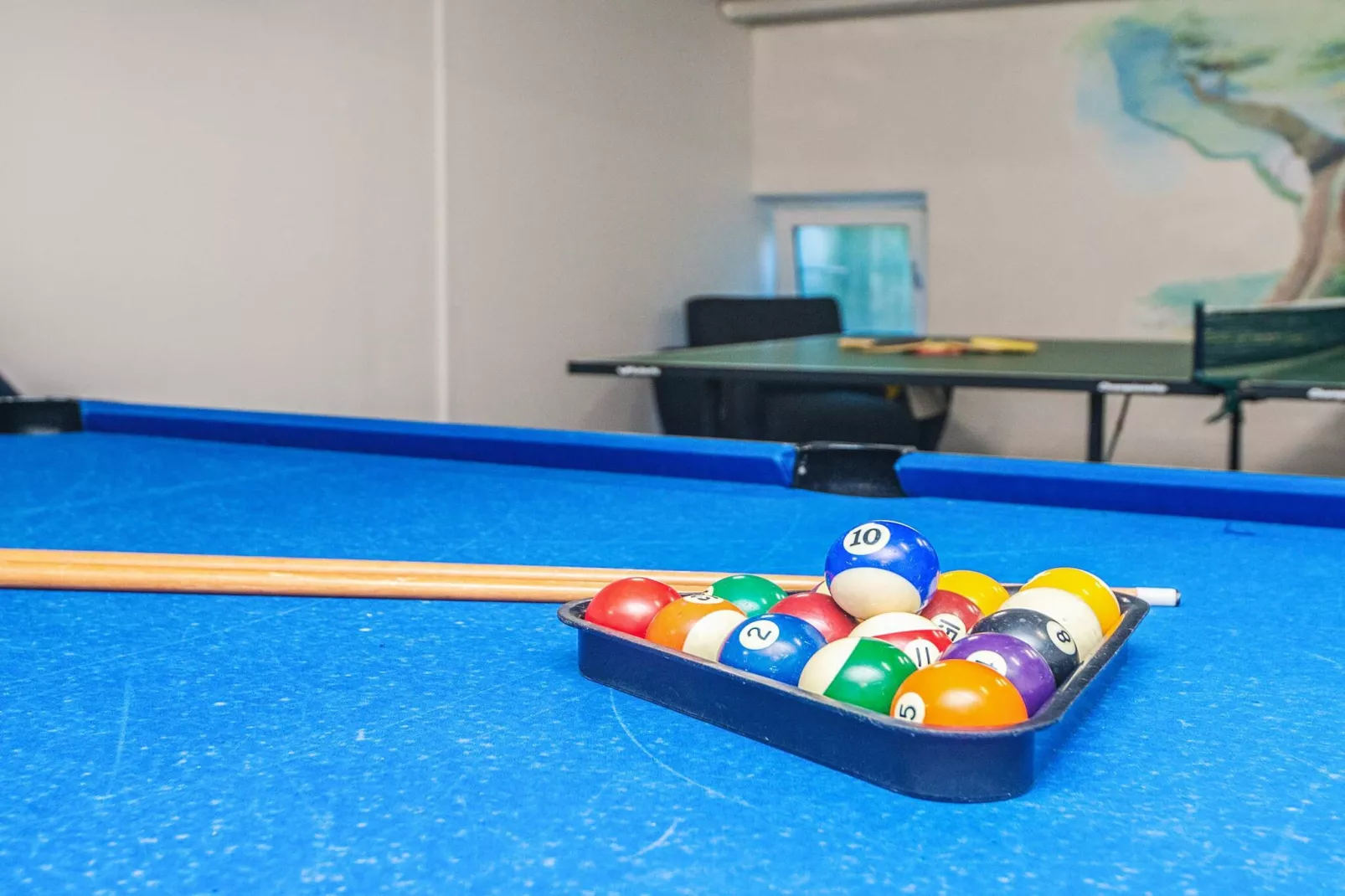 2 towerroom w/seaview-Binnen