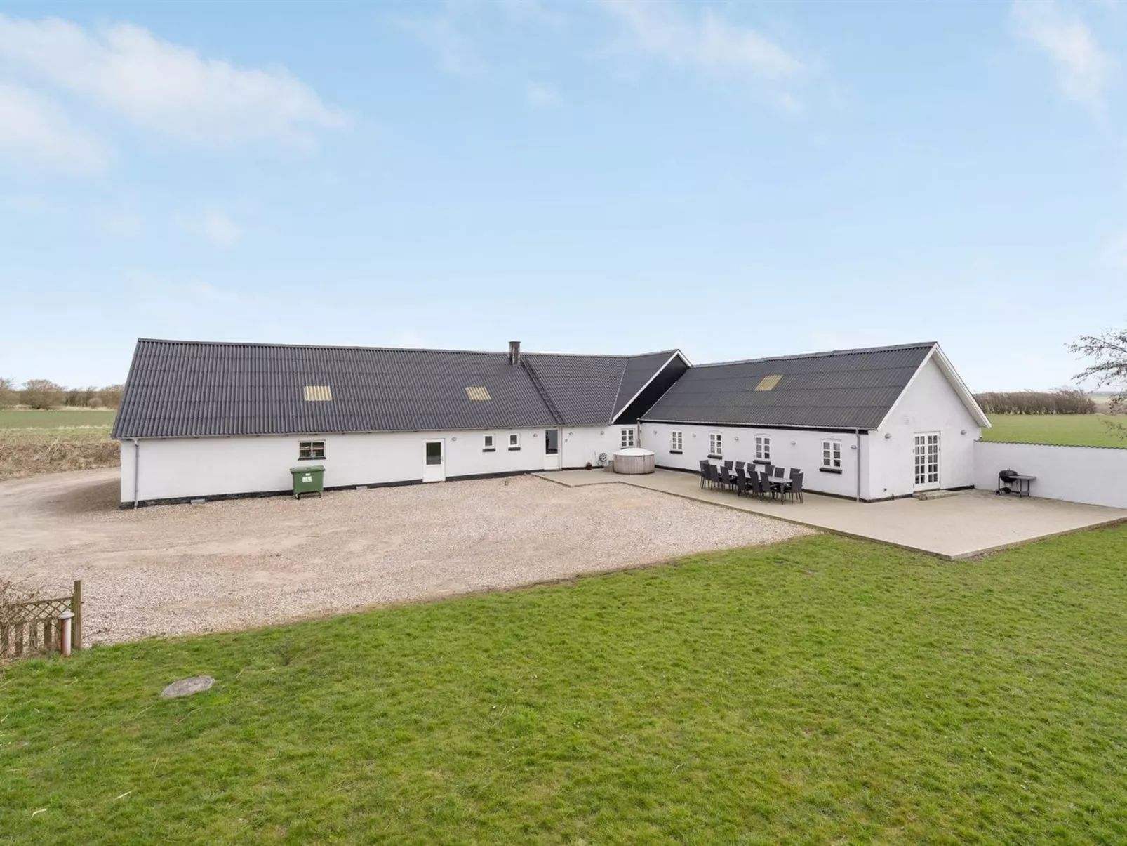 "Folkar" - 3km to the fjord