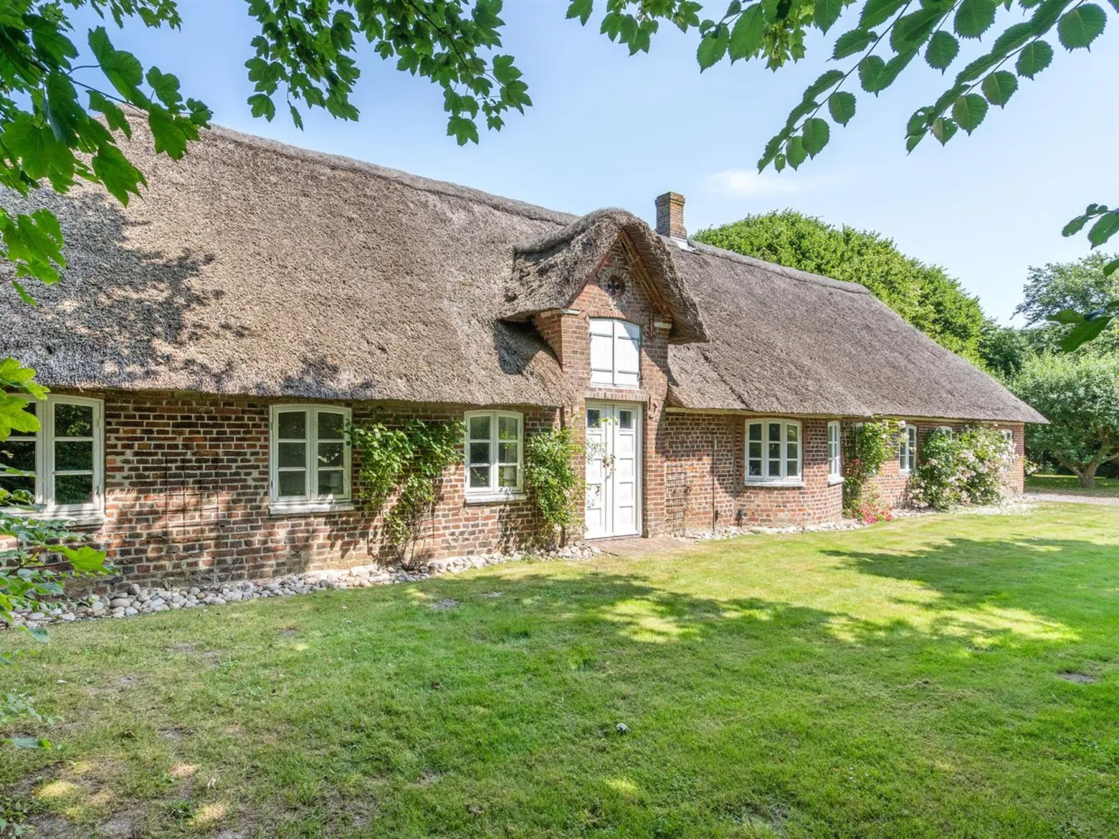 "Arik" - 700m from the sea