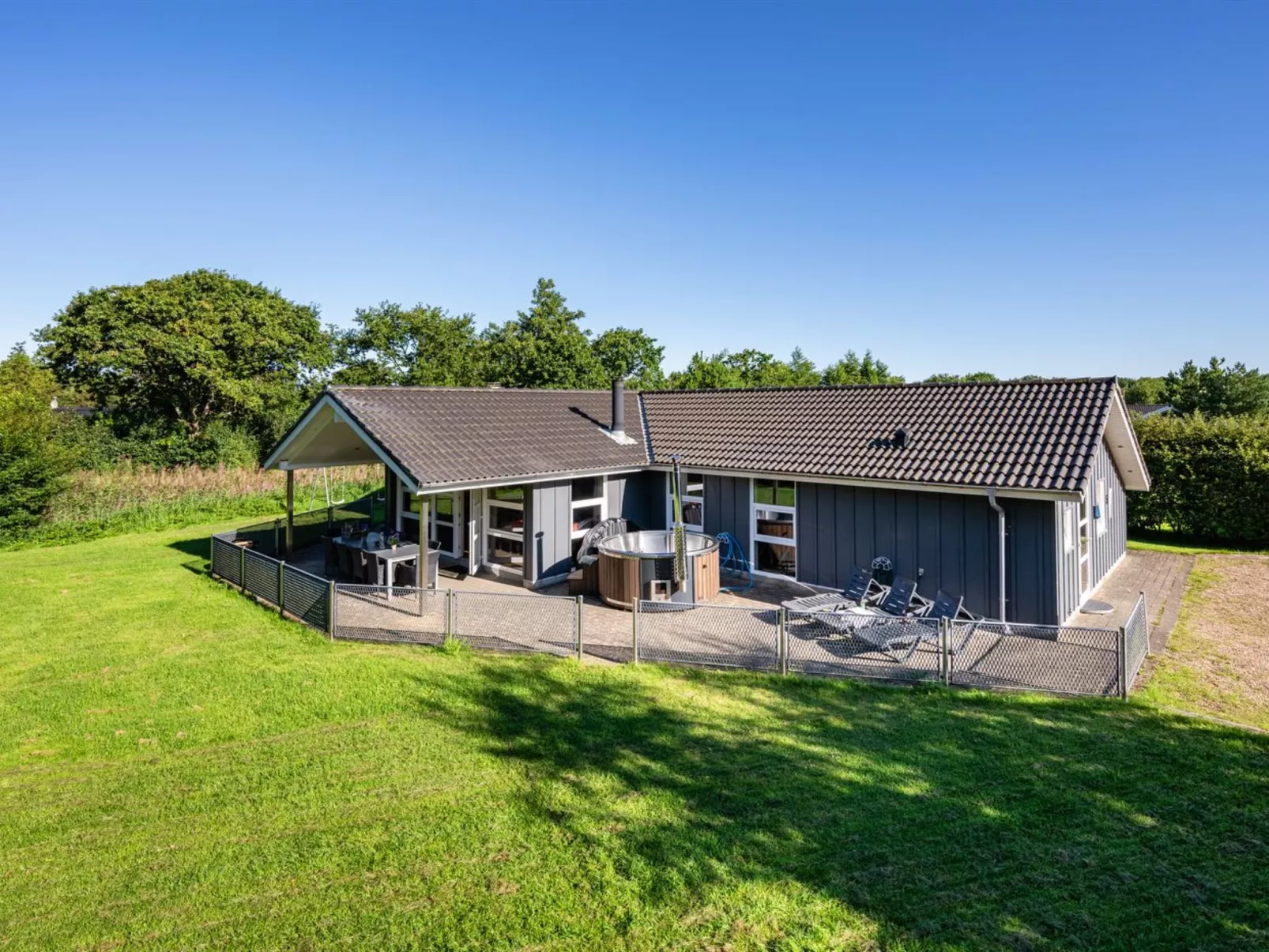 "Findus" - 1.2km to the fjord