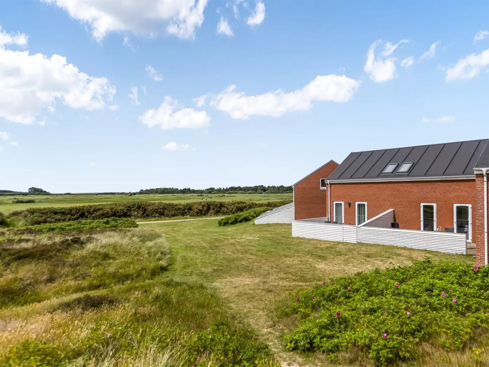 "Anelia" - 2.3km from the sea