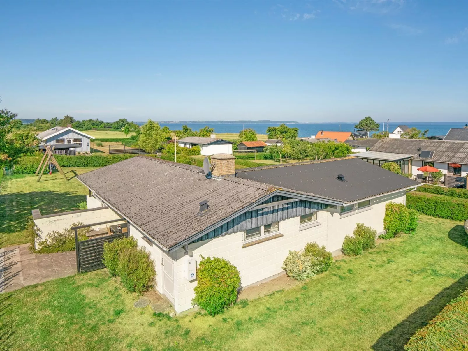 "Evald" - 200m from the sea