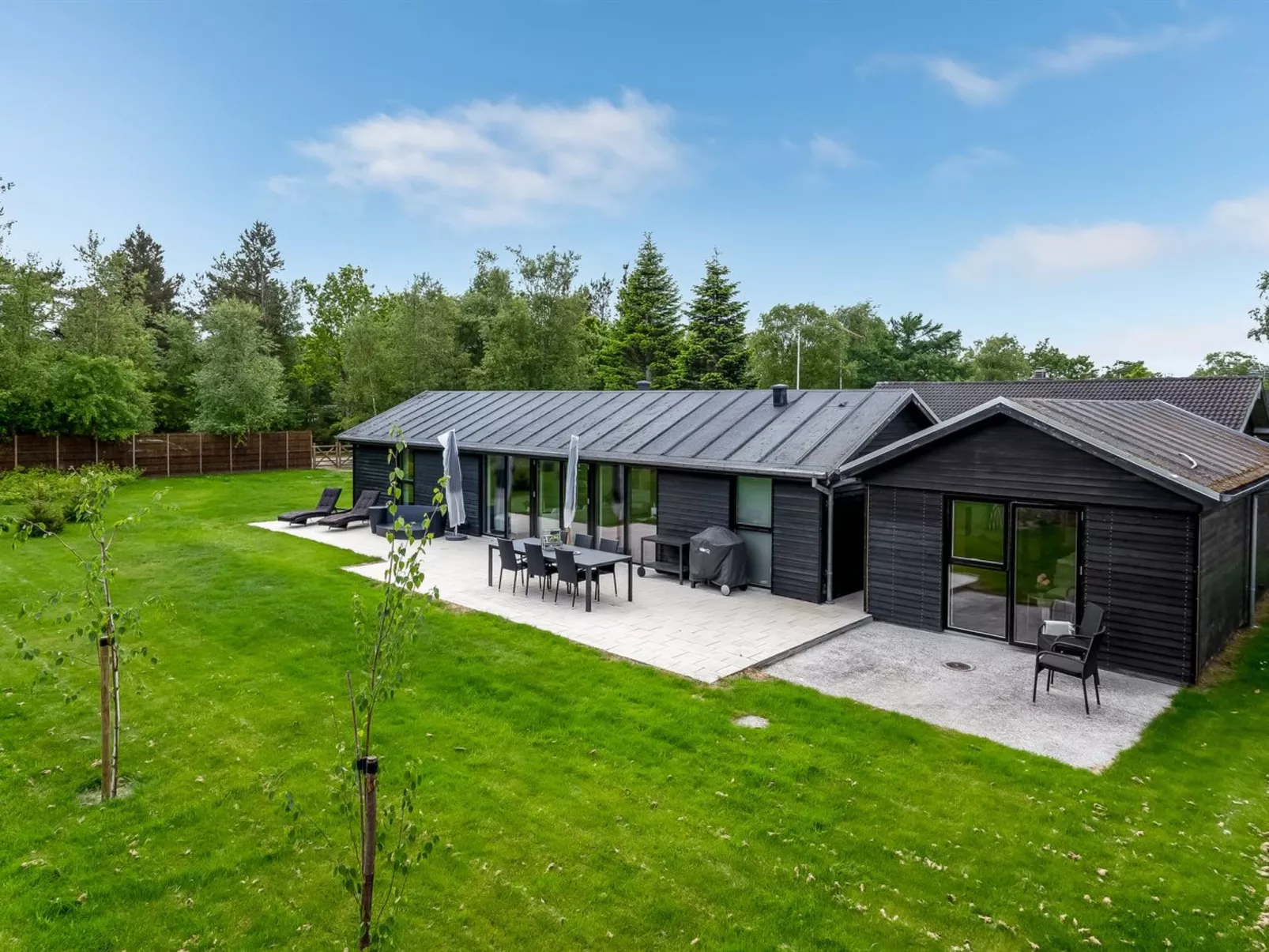 "Fay" - 25m from the sea