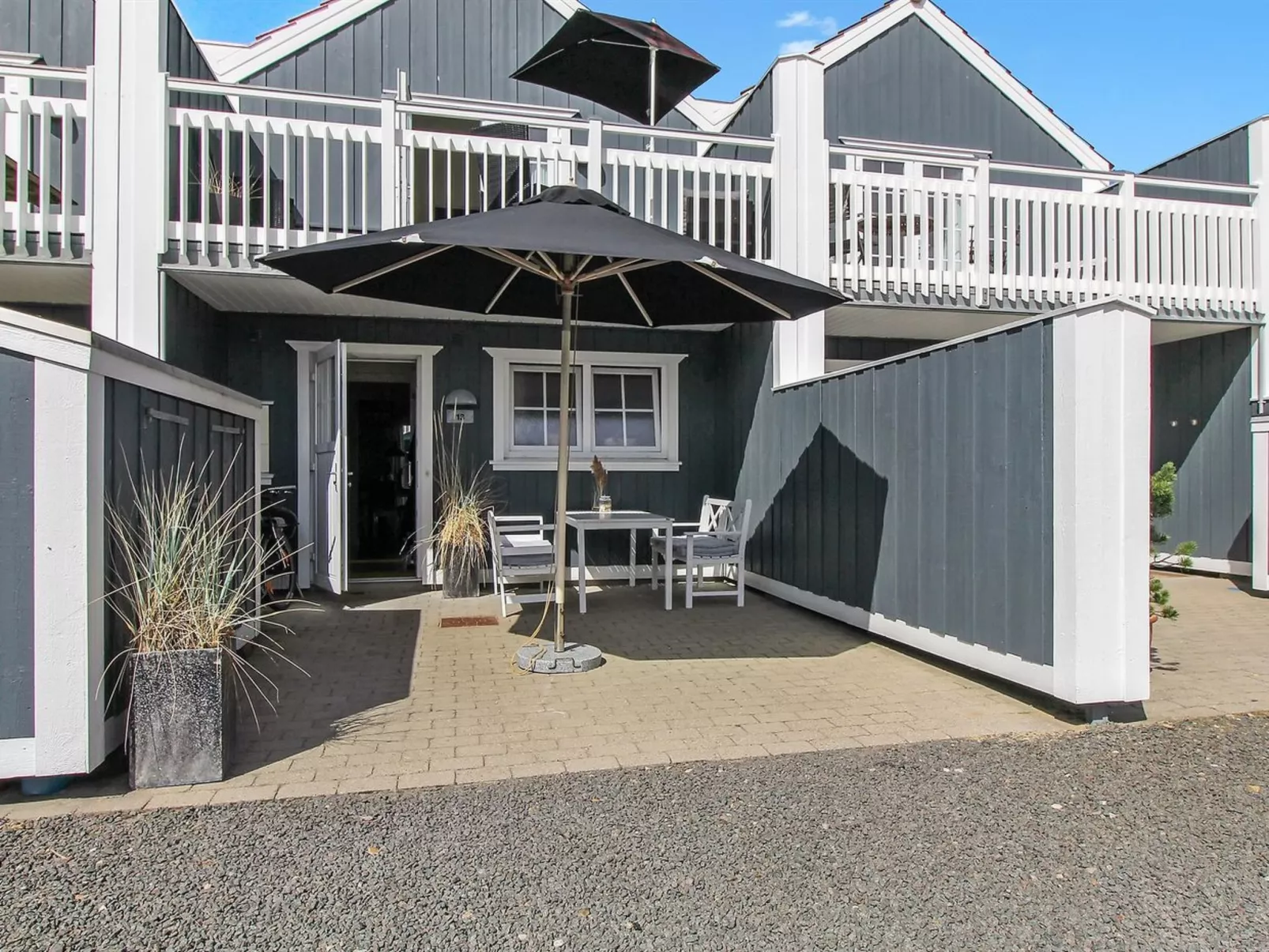 "Vinny" - 1.2km from the sea