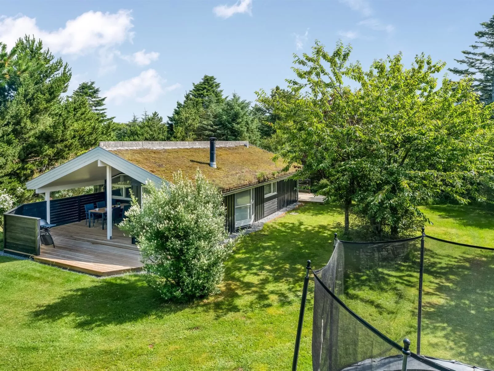 "Barnet" - 2.2km from the sea