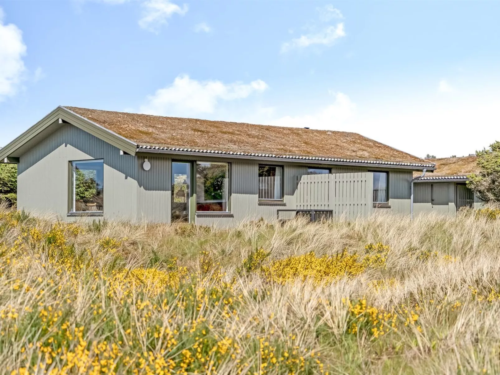 "Ehawee" - 350m from the sea