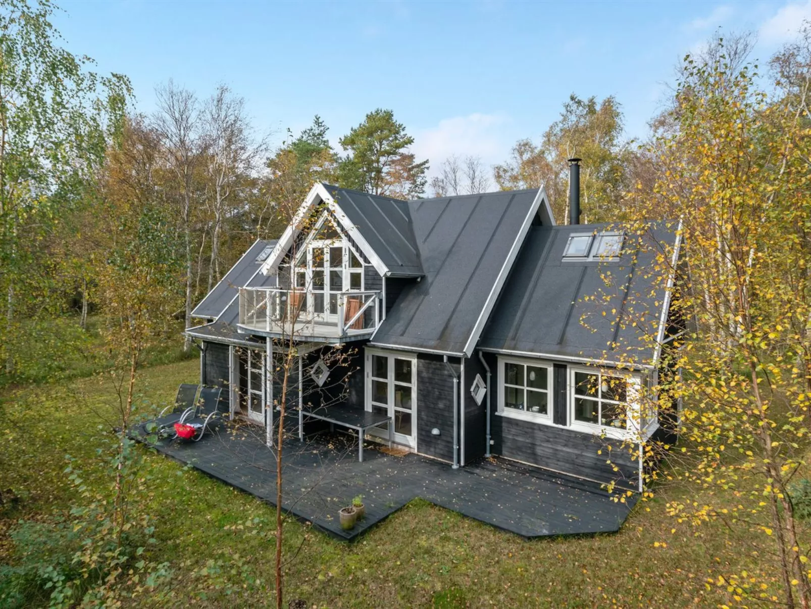 "Henni" - 2.5km from the sea