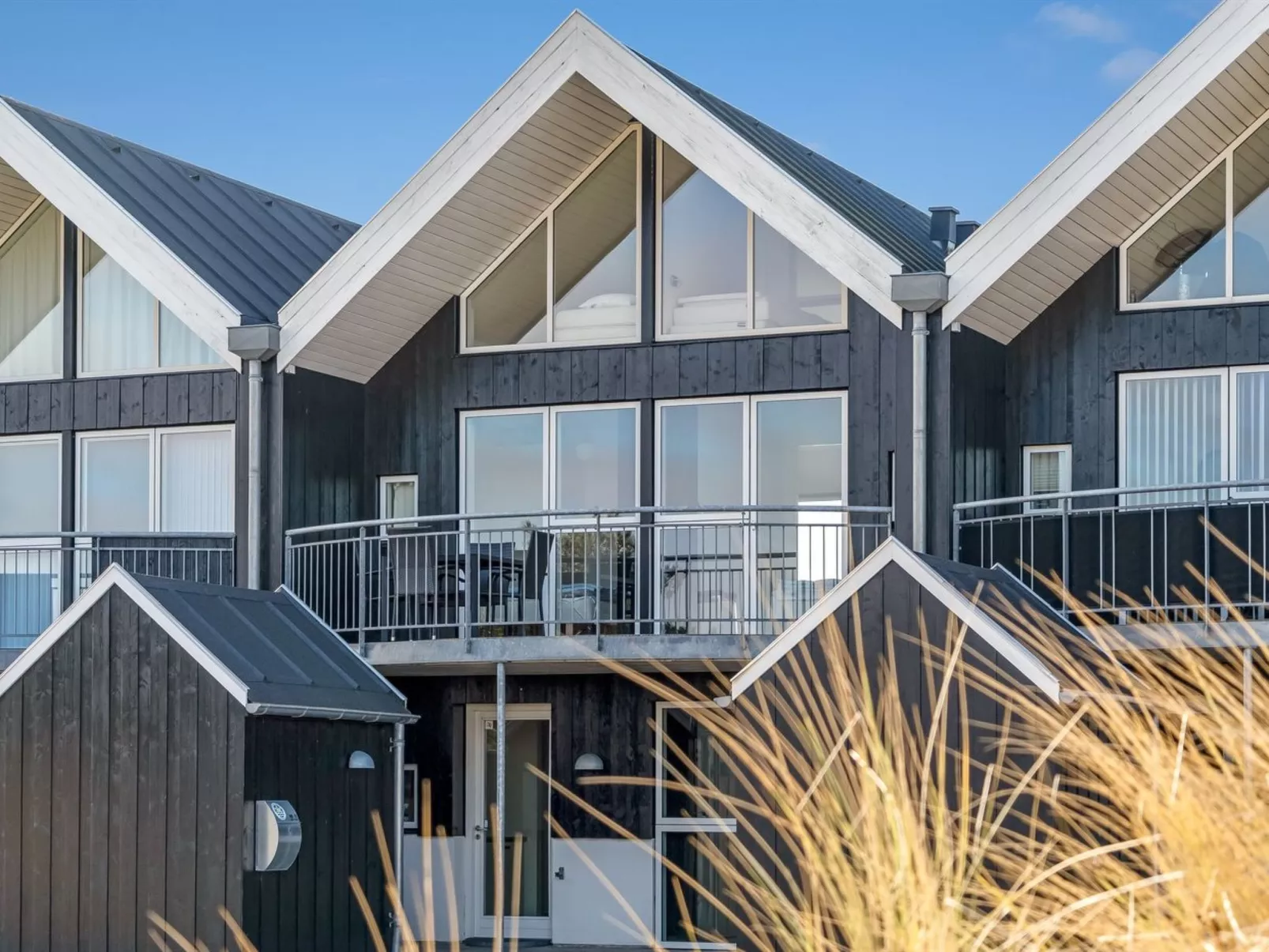 "Oliver" - 600m from the sea