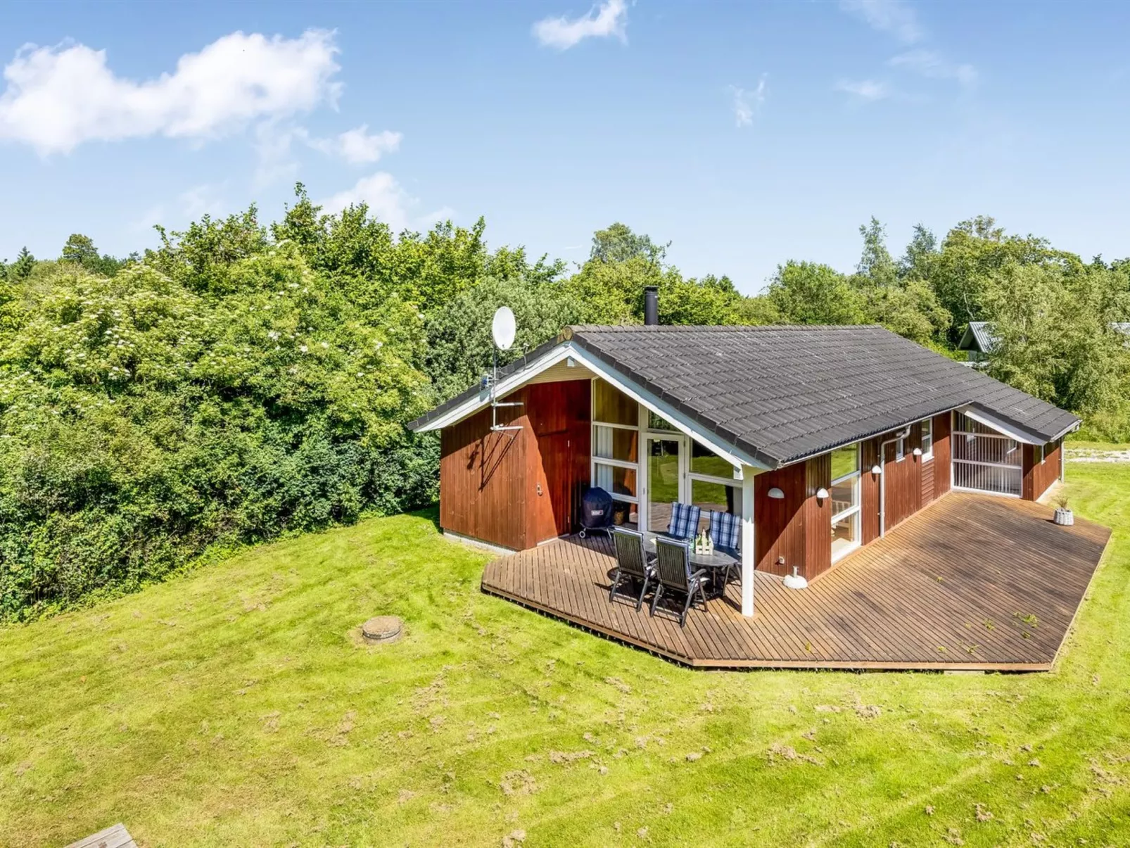 "Thorketil" - 1.1km from the sea