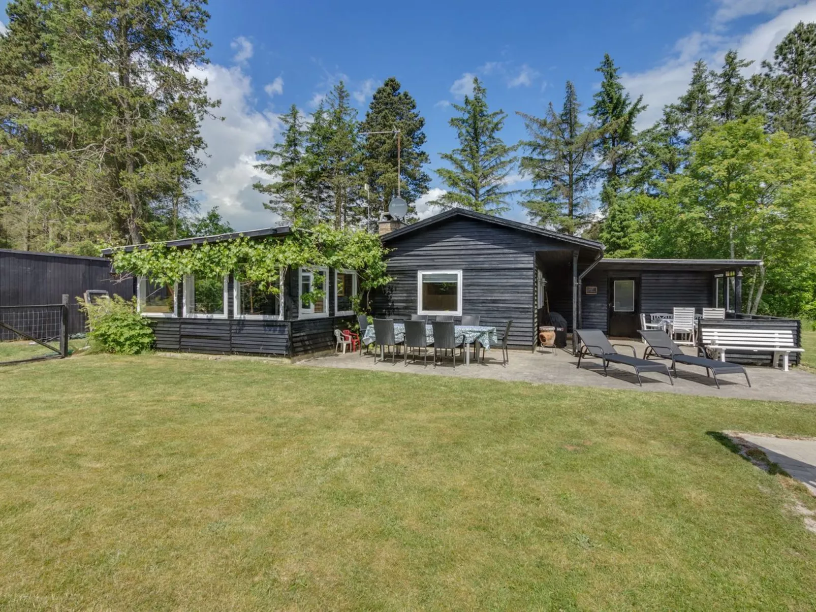 "Annamie" - 650m from the sea