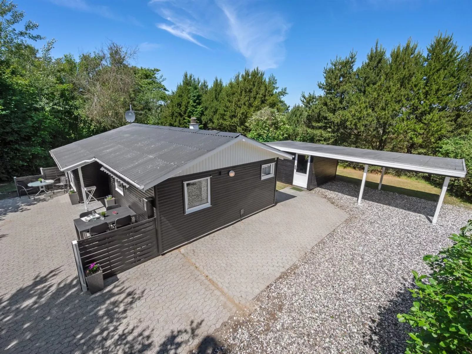 "Sanni" - 1.6km from the sea