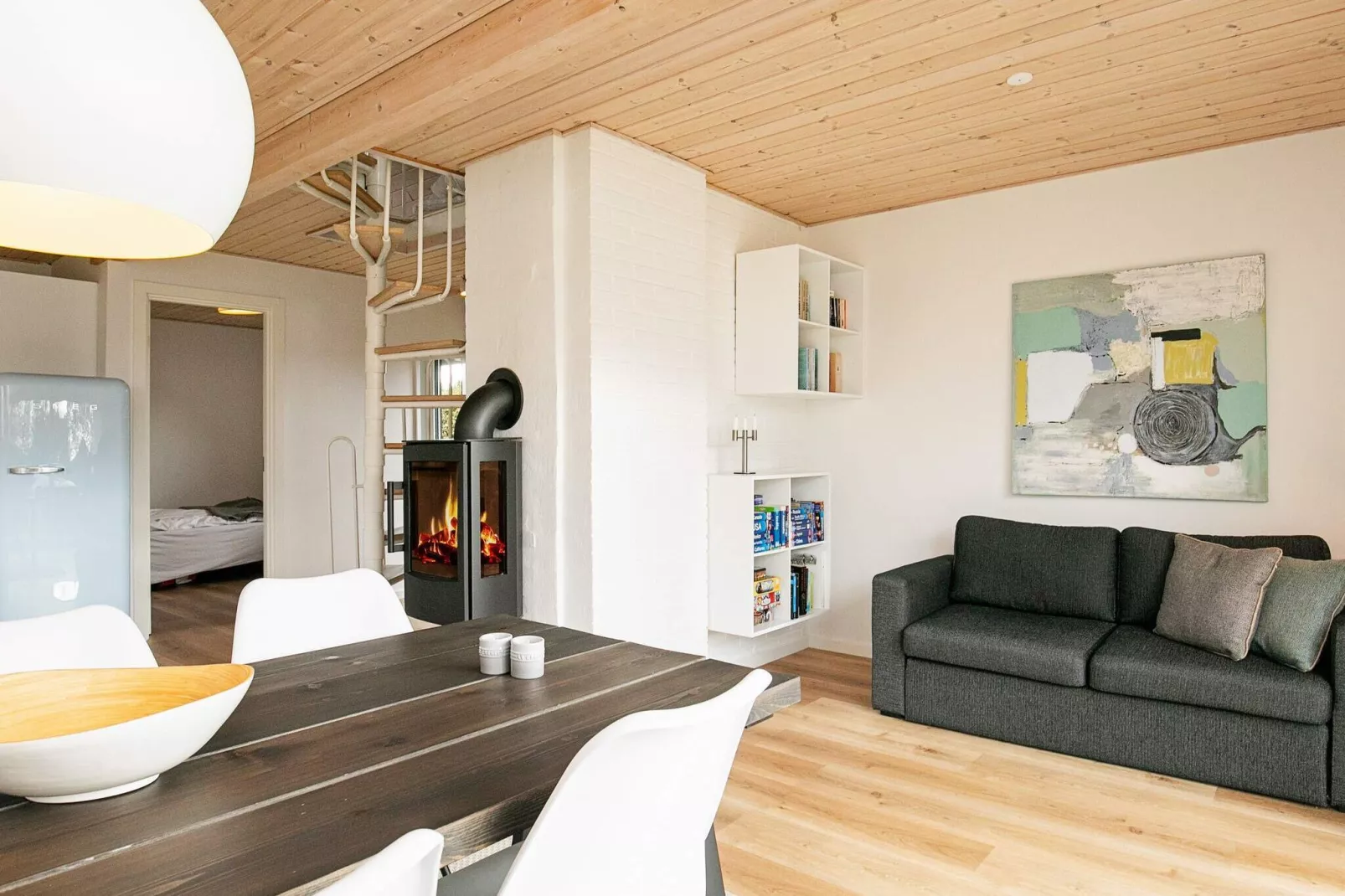 Modern vakantiehuis in Otterup met houtkachel-Binnen