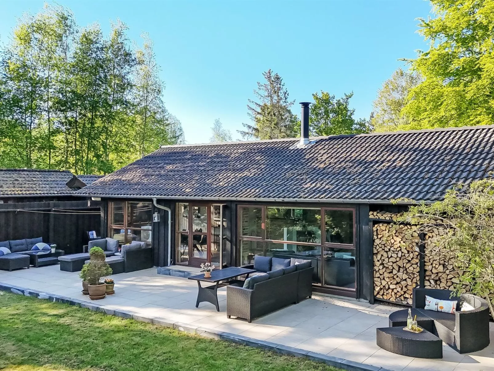 "Gustine" - 300m from the sea