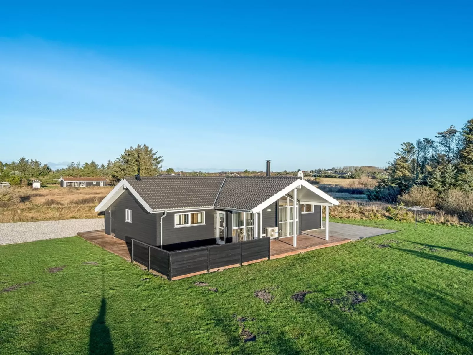 "Oskarvine" - 900m from the sea