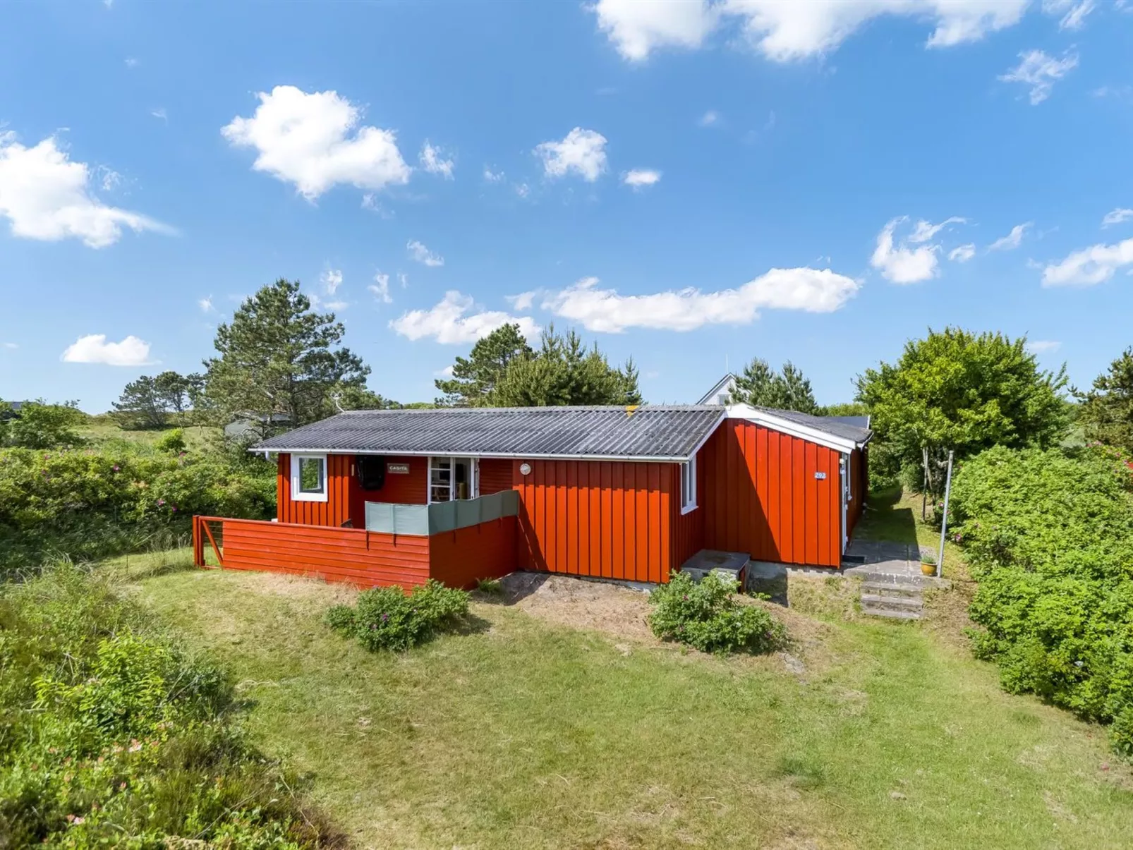 "Winald" - 500m from the sea