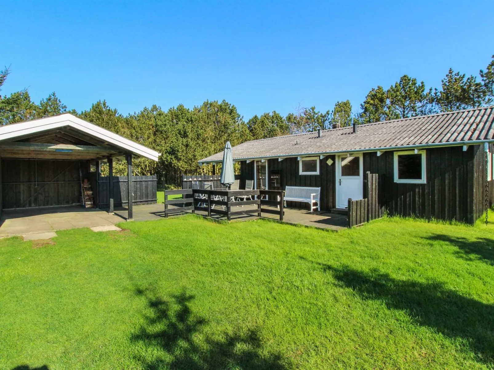 "Conradine" - 500m from the sea