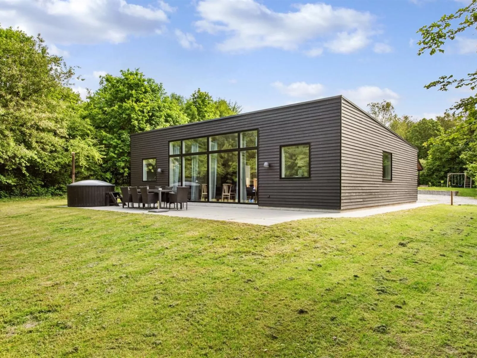 "Kiro" - 3km from the sea