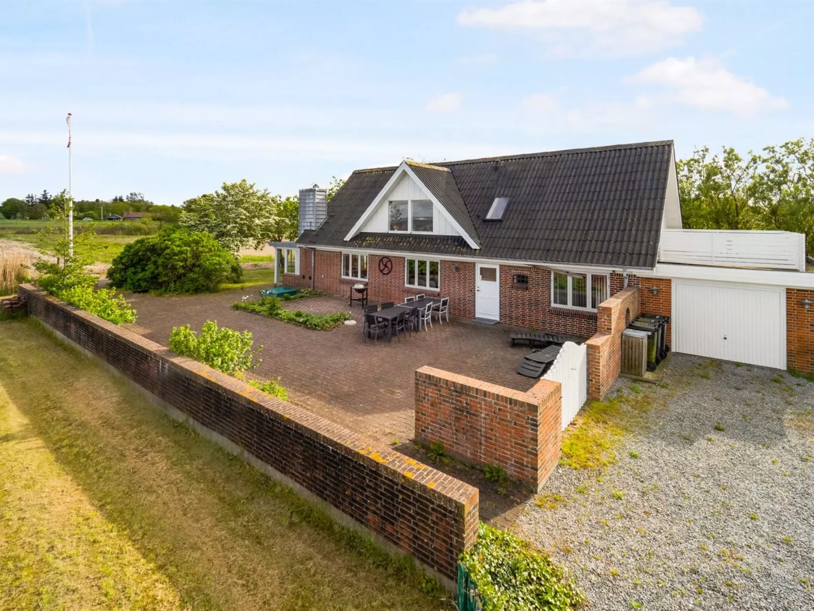 "Emmie" - 50m to the fjord