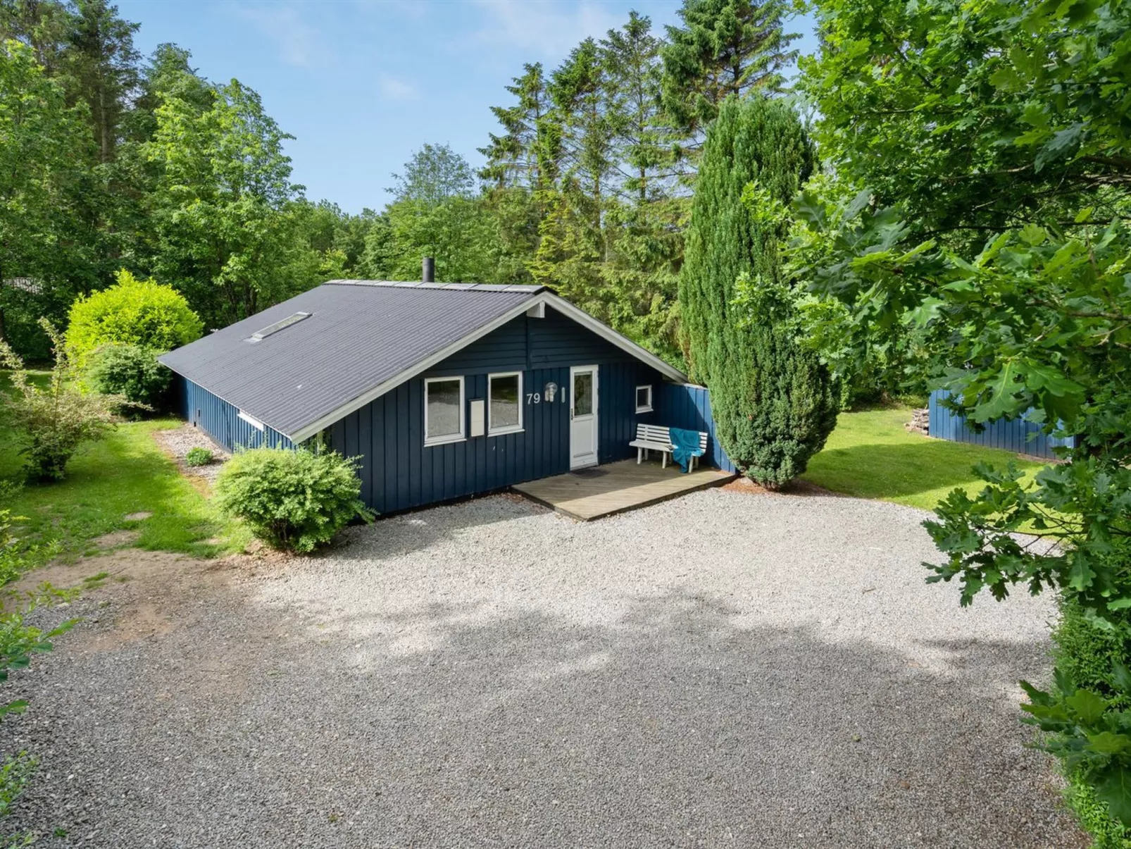 "Athislus" - 30km from the sea