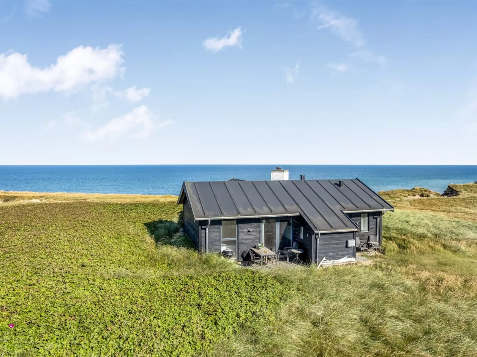 "Antonie" - 95m from the sea