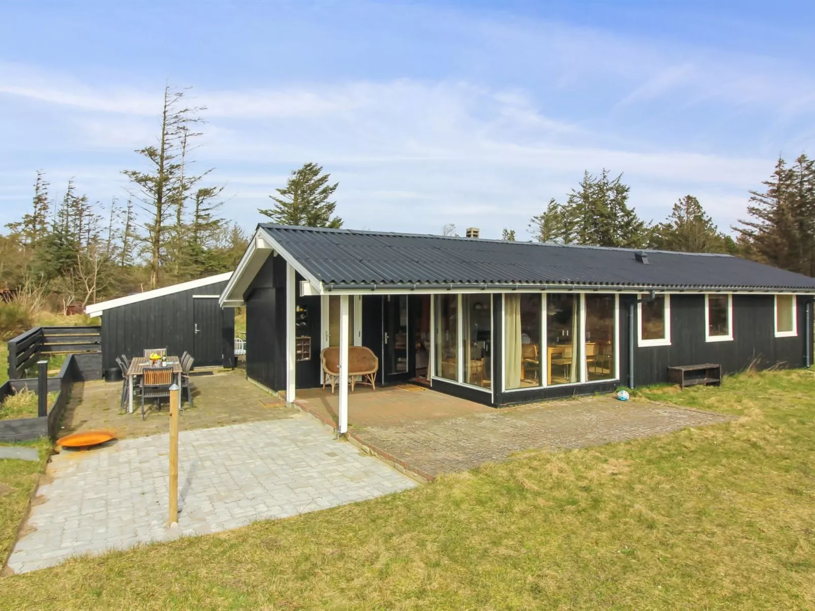 "Nestori" - 950m from the sea