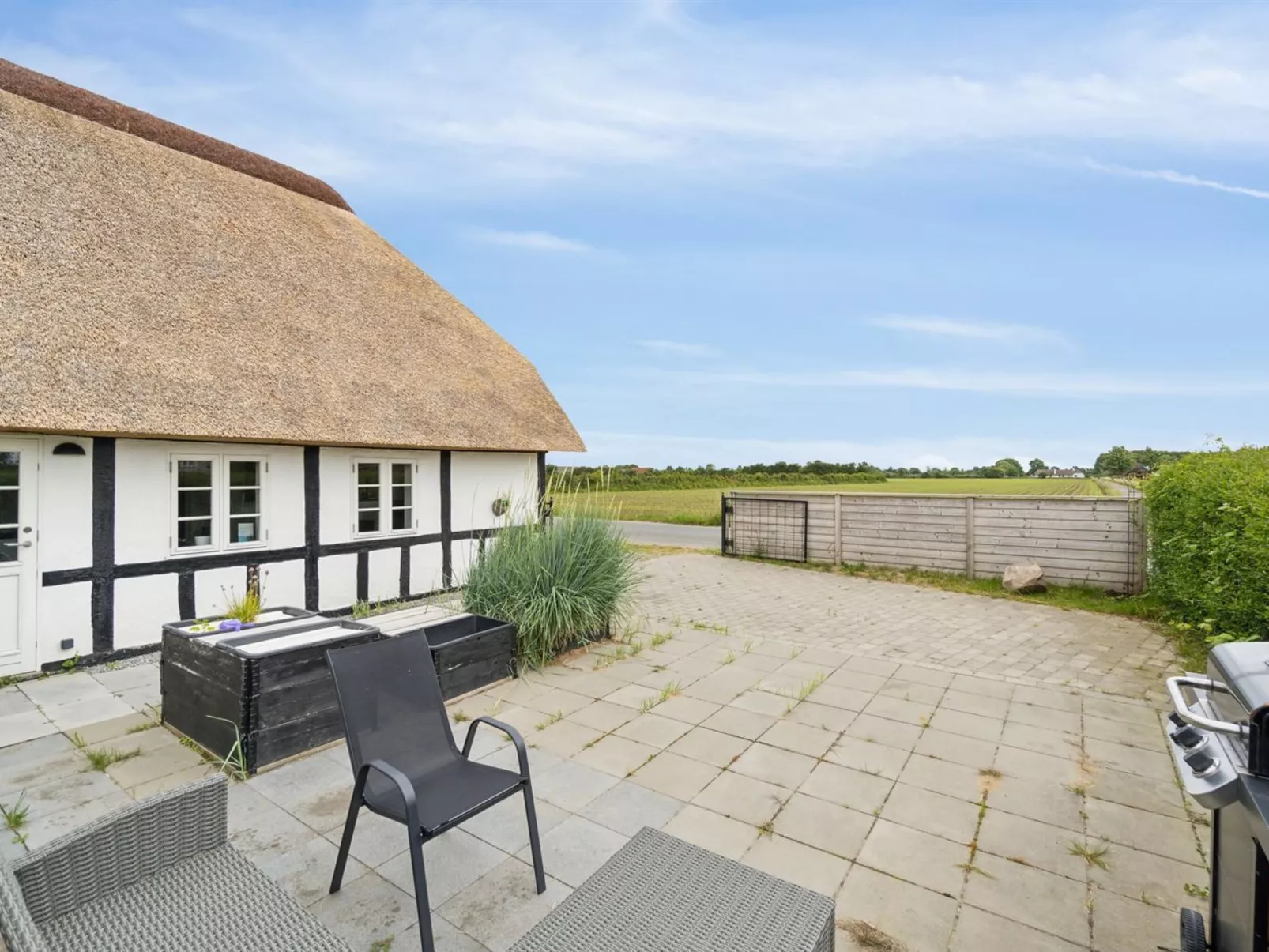 "Thessa" - 900m from the sea