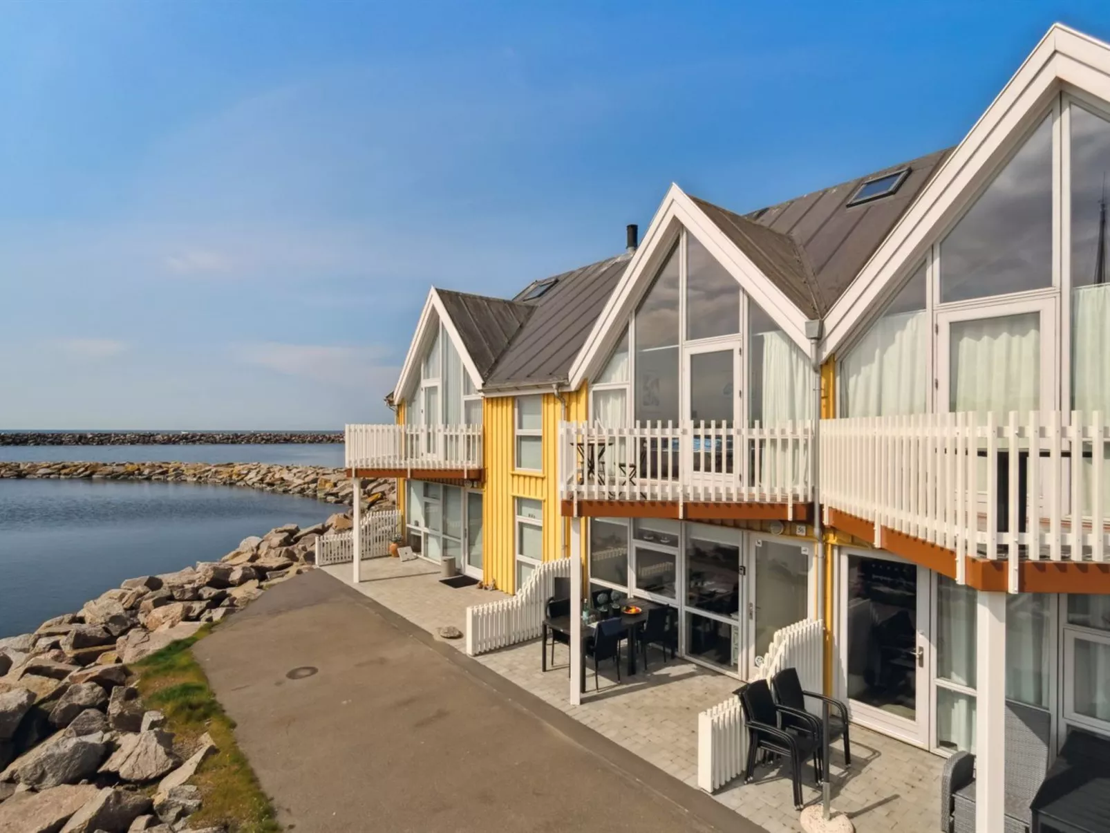 "Fridhild" - 10m from the sea