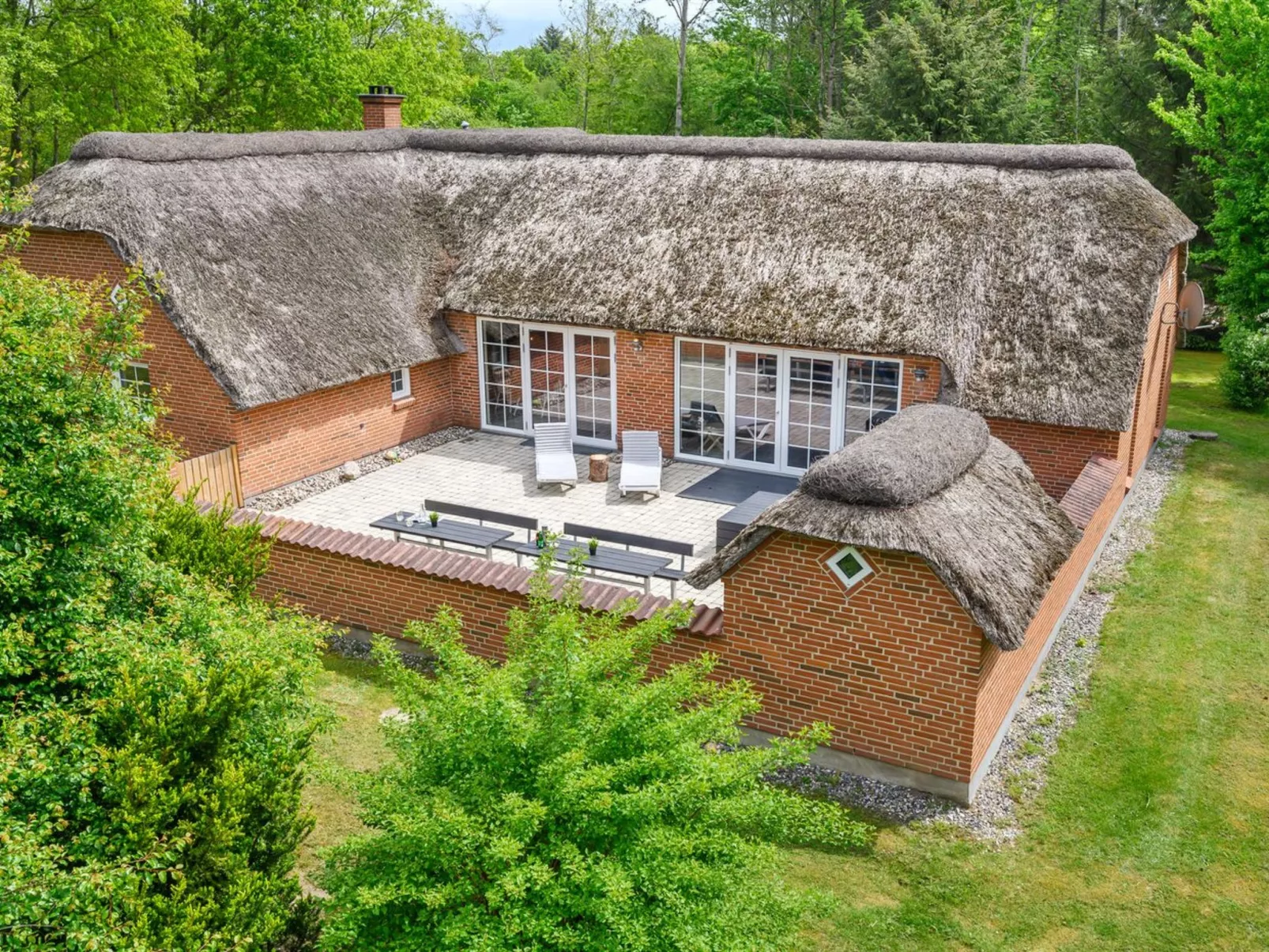 "Erla" - 2.3km from the sea