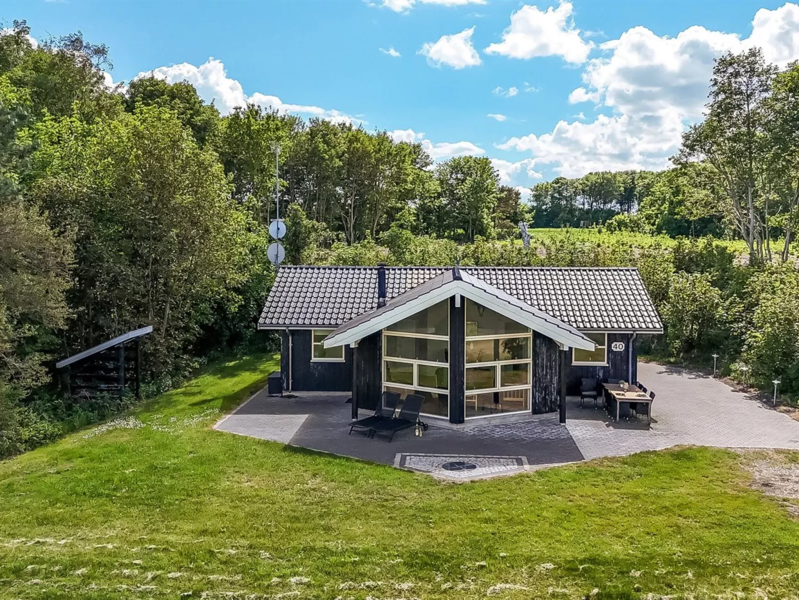 "Thorman" - 75m from the sea