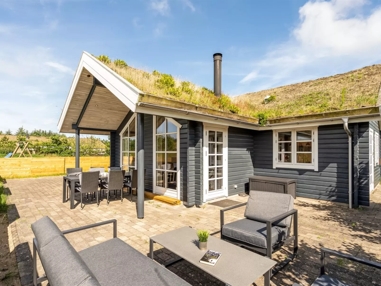 "Annemie" - 1.8km from the sea