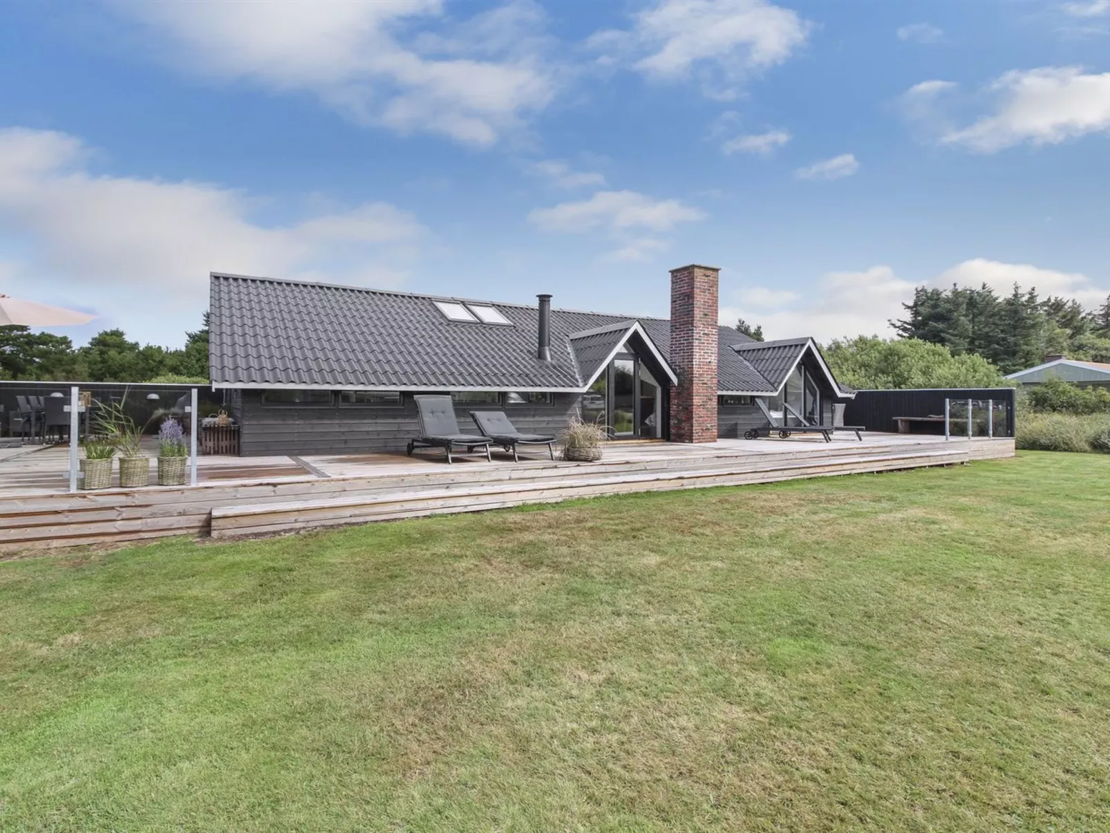 "Ellenora" - 1km from the sea