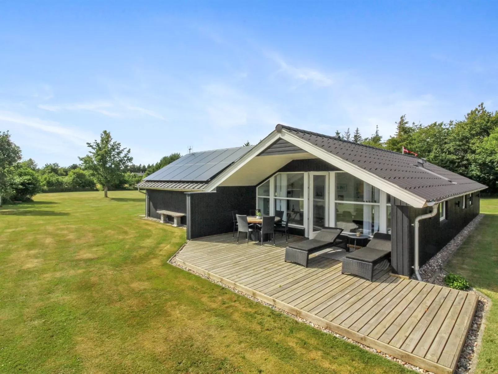 "Harmen" - 1.1km from the sea