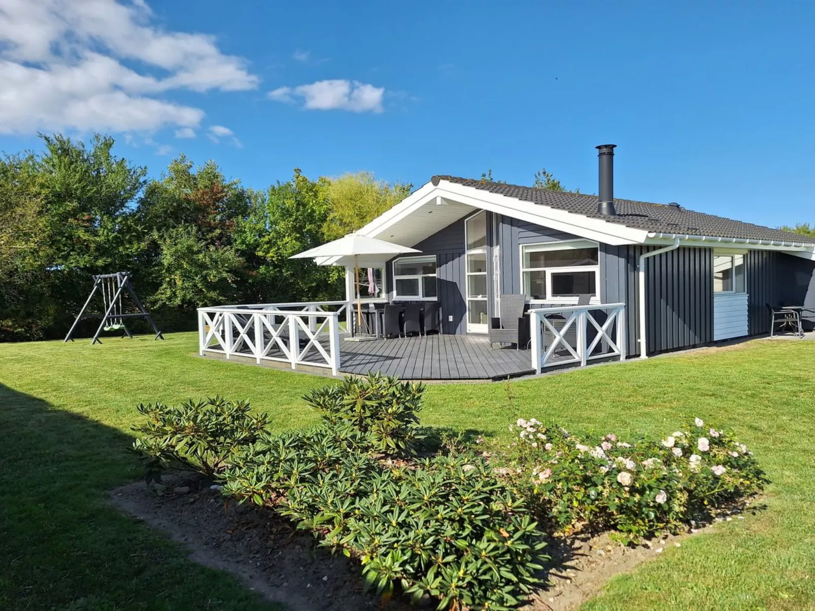 "Gustava" - 700m from the sea