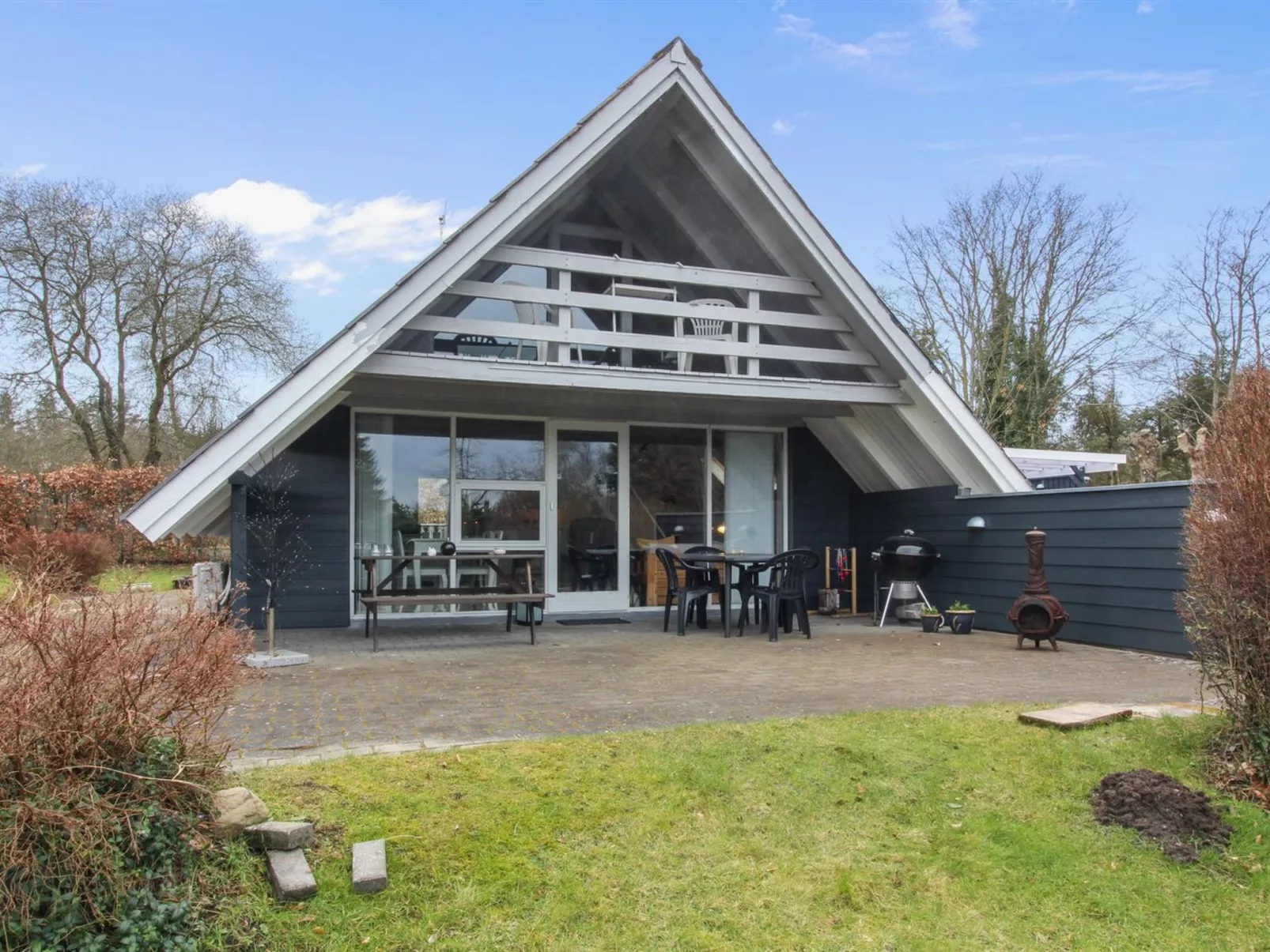 "Ellenor" - 300m to the fjord