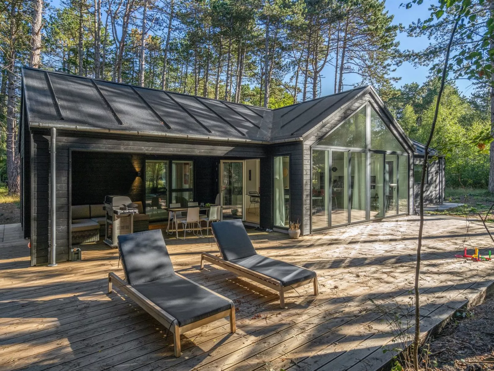 "Iwa" - 475m from the sea