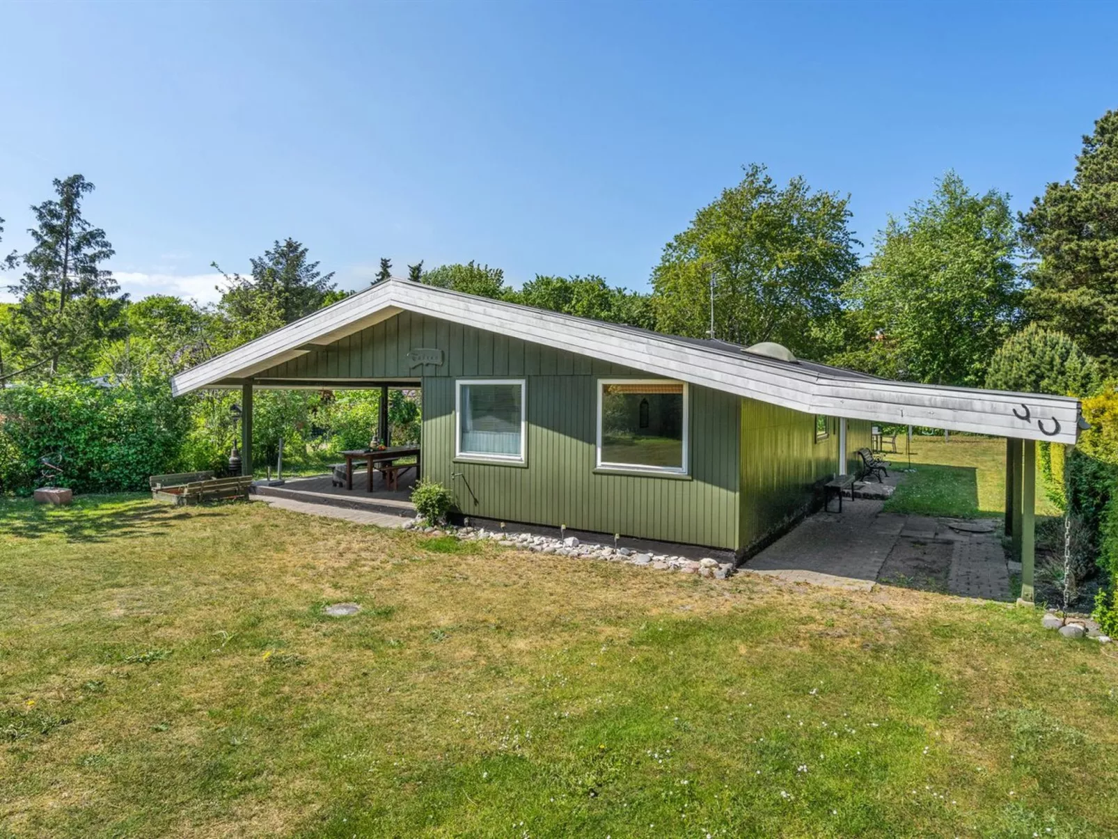 "Simon" - 225m from the sea