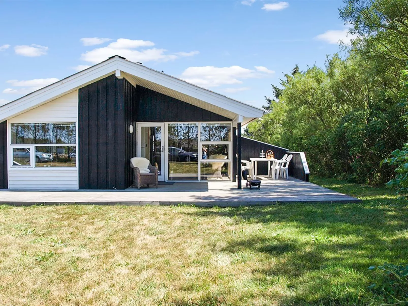 "Tia" - 900m from the sea