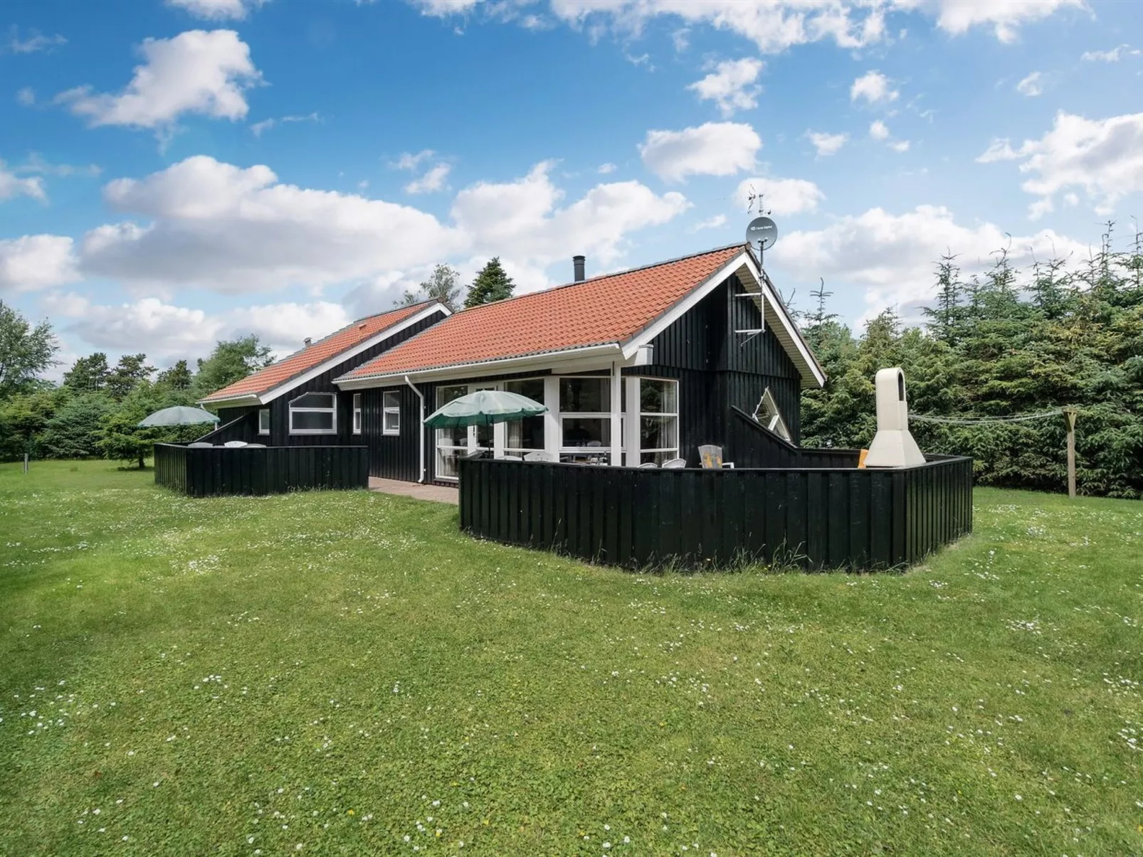 "Hemming" -  from the sea