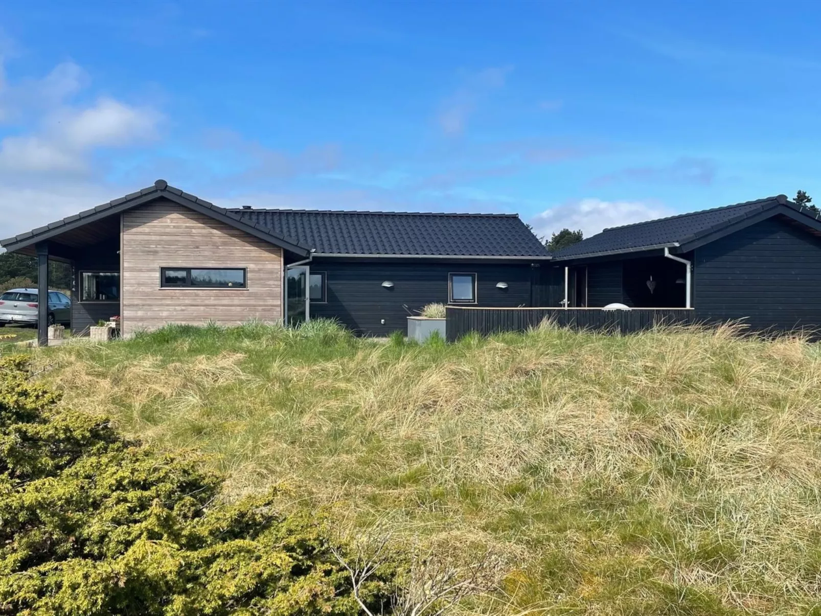 "Hinda" - 1.2km from the sea