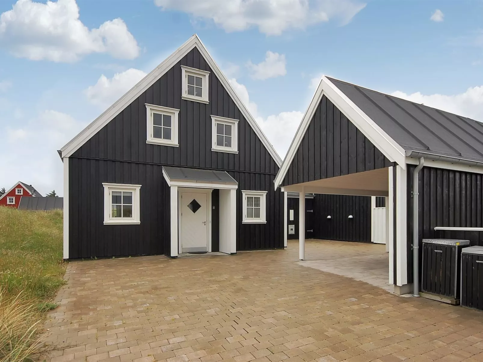 "Alita" - 1.2km from the sea