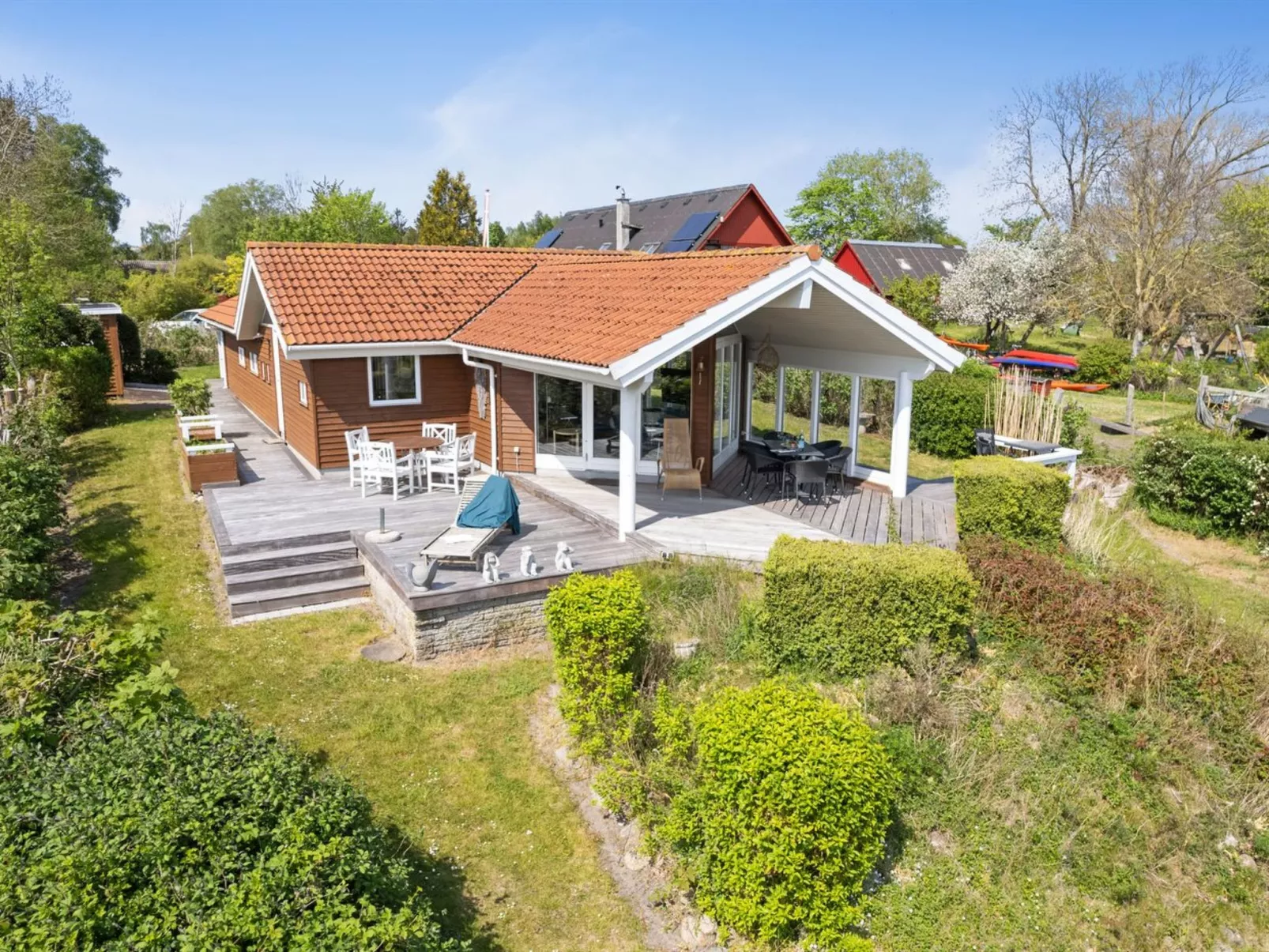 "Brunman" - 10m to the fjord