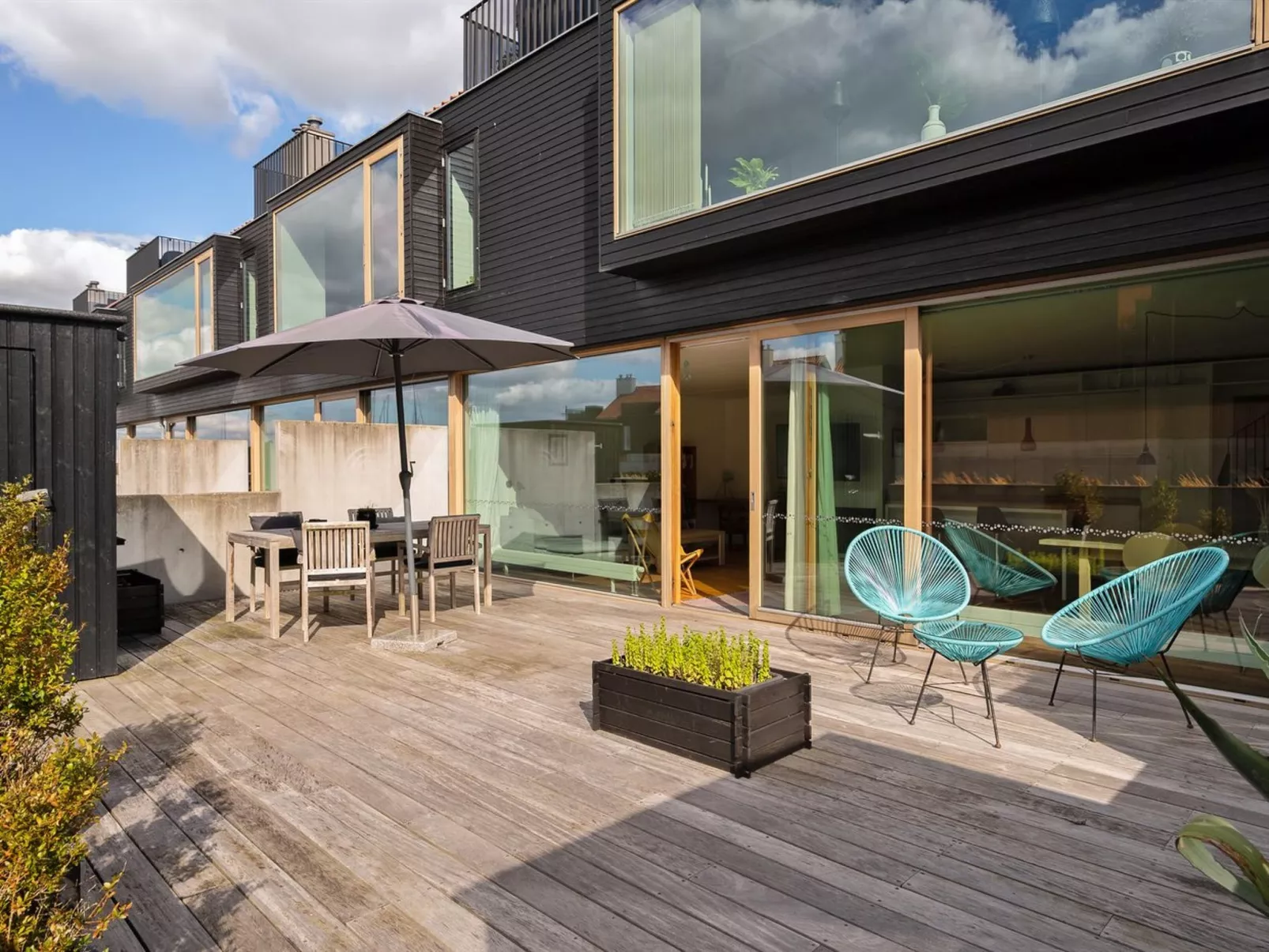 "Heigo" - 25m from the sea