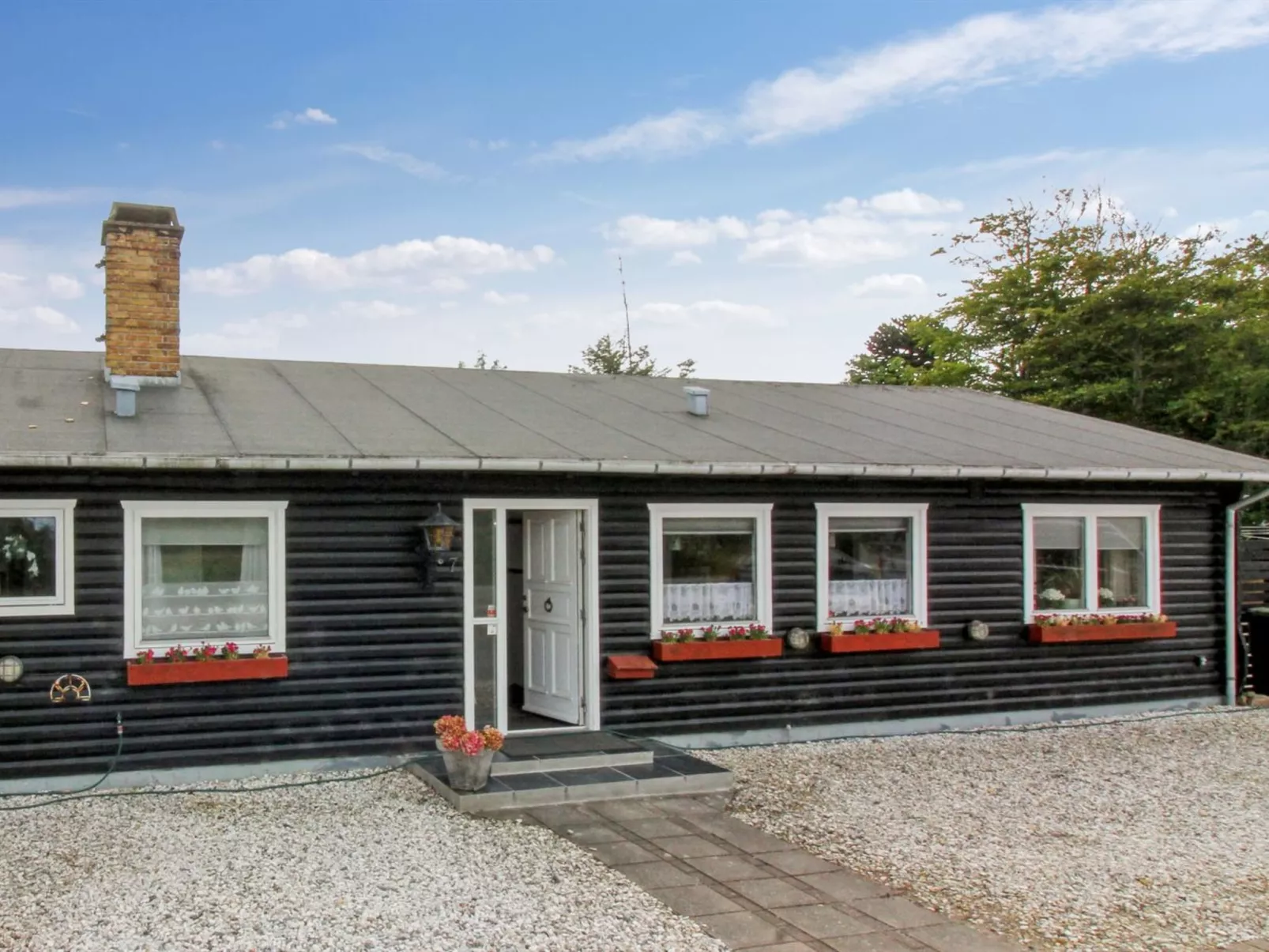 "Ellanor" - 1.4km from the sea