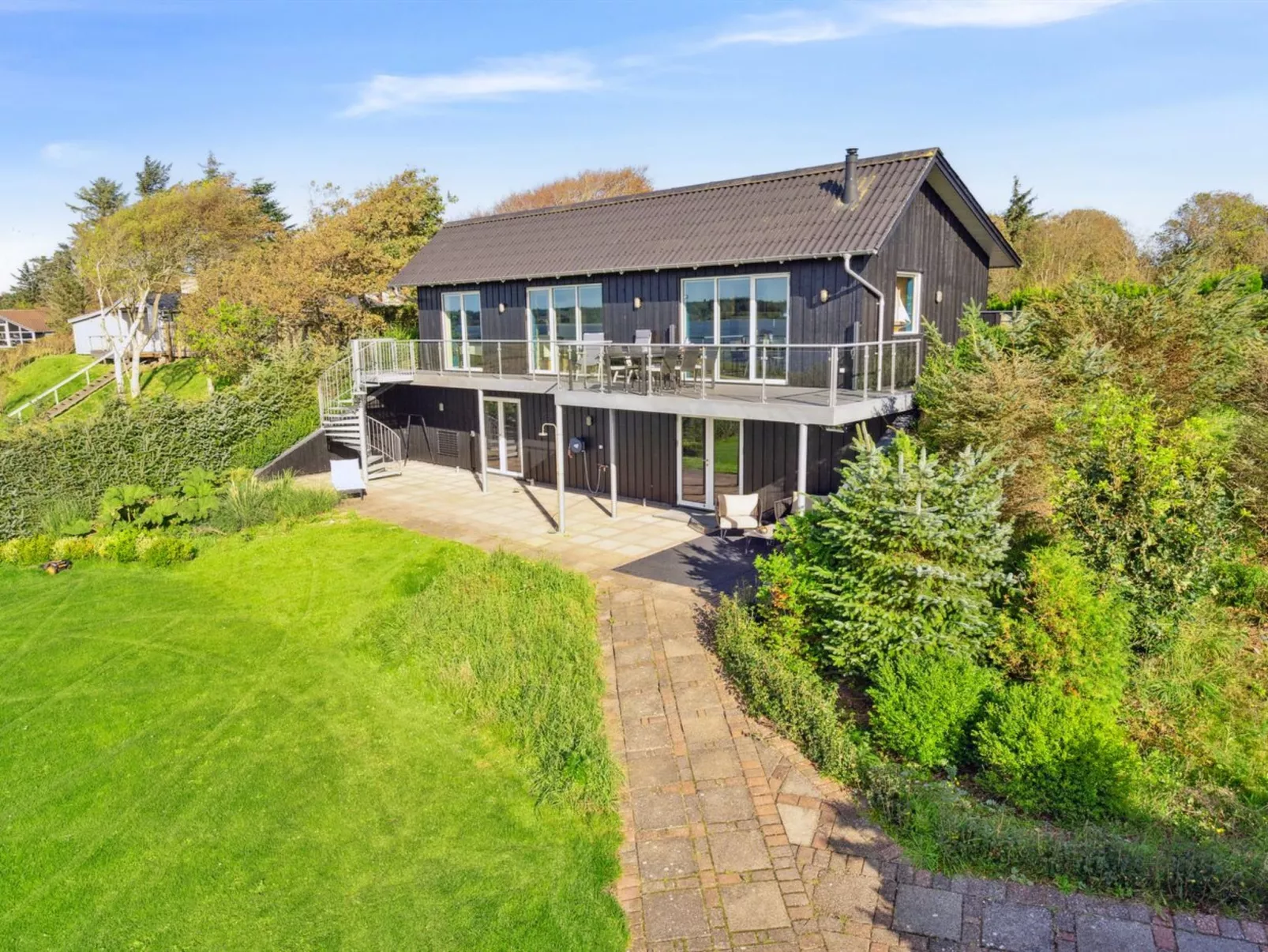 "Berta" - 70m to the fjord