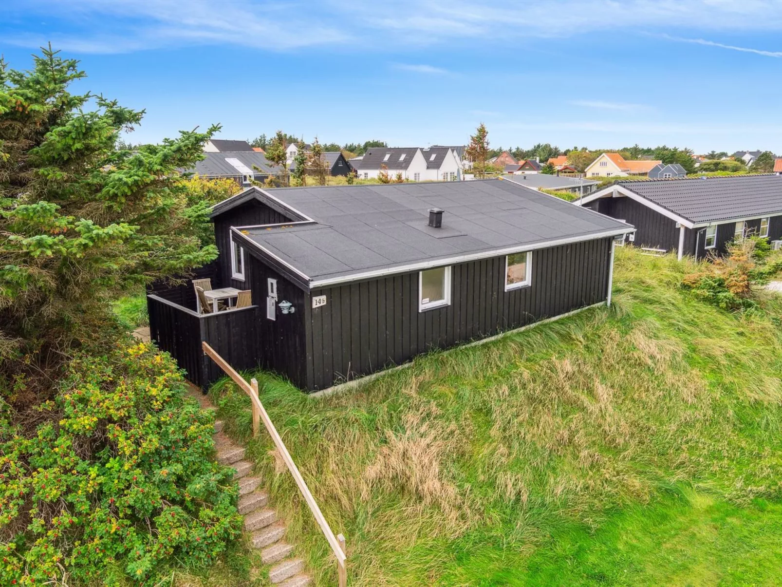 "Isabel" - 500m from the sea