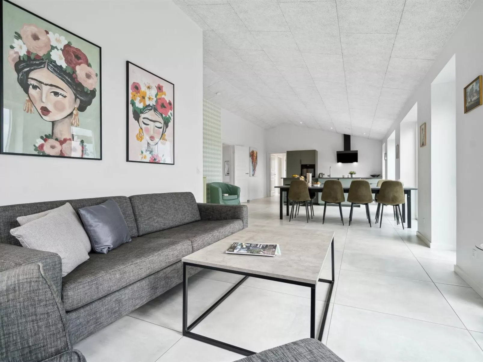 "Landuin" - 30km from the sea