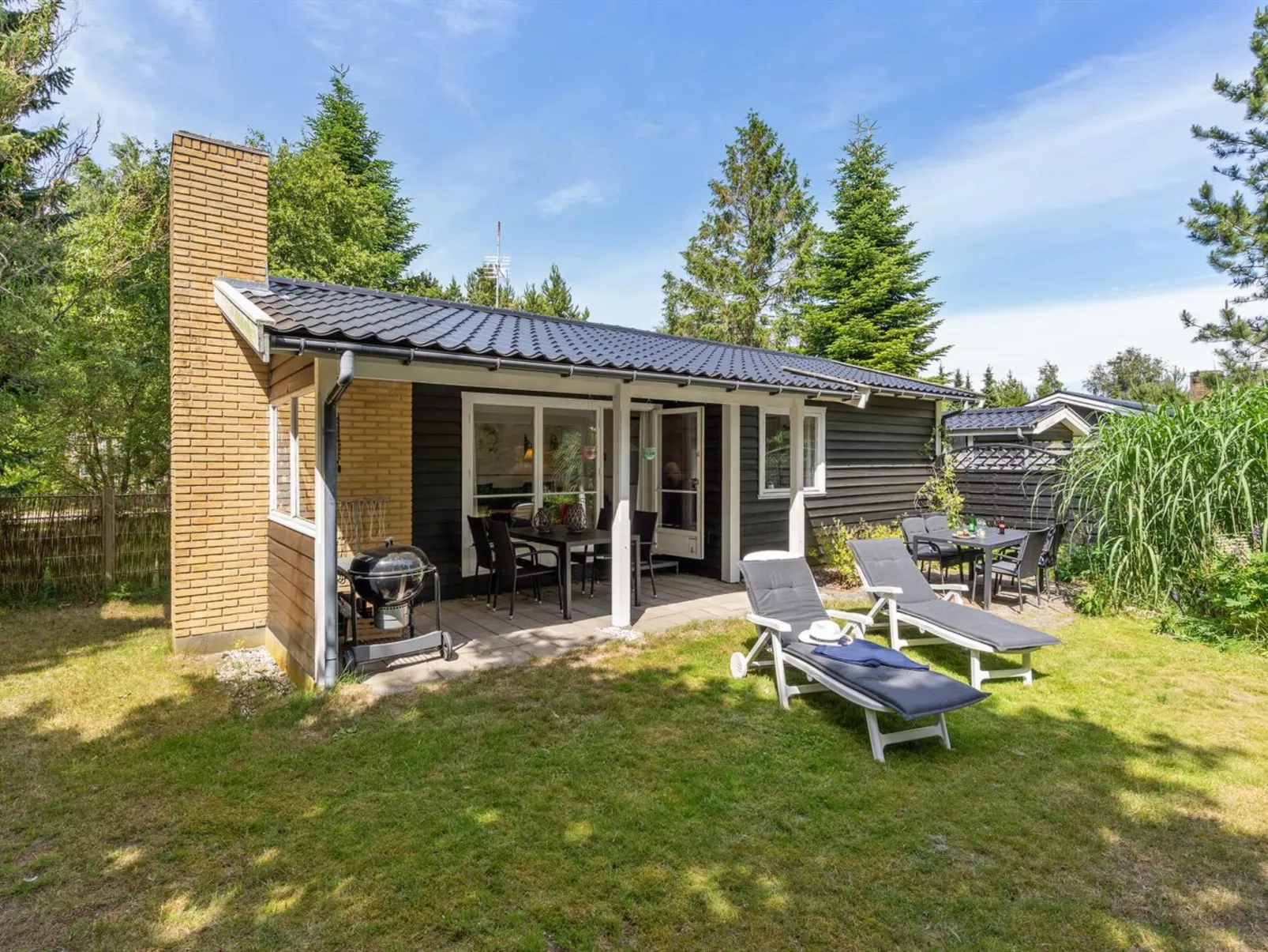 "Harri" - 700m from the sea